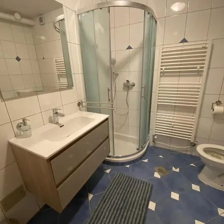 Apartma Ada *